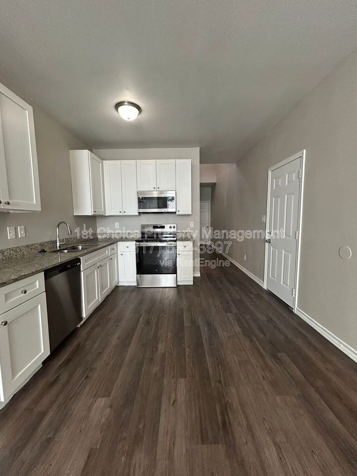 7929 Doreen Ave #7931 - Photo 4 of 22