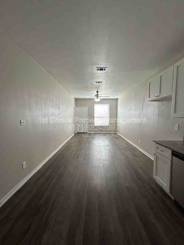 7929 Doreen Ave #7931 - Photo 5 of 22