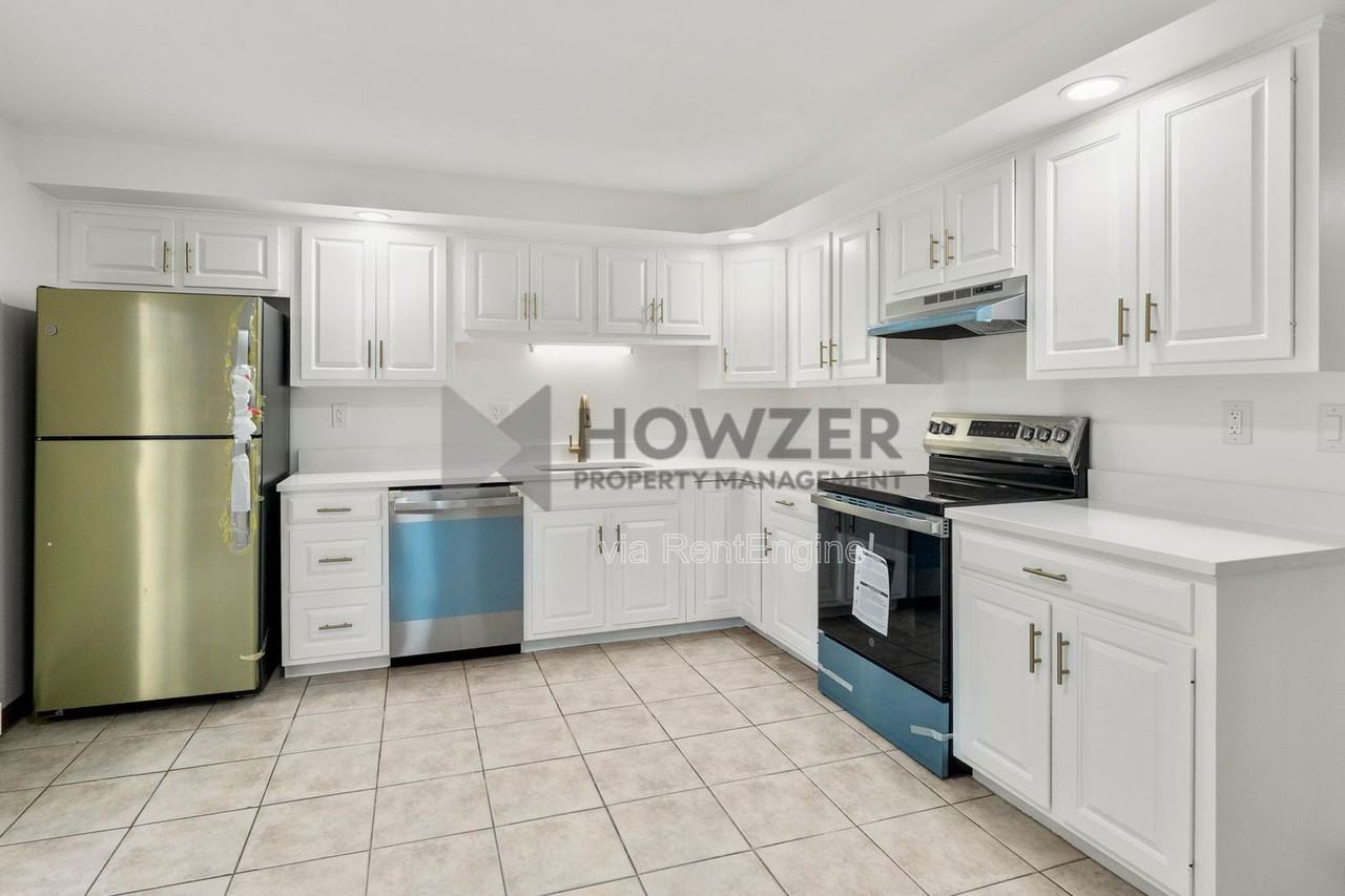 21 Pleasant Park #15 - Photo 3 of 25