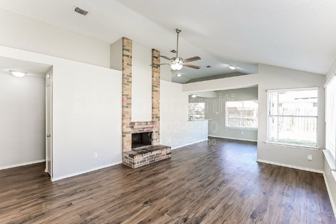 11918 Westlock Dr - Photo 5 of 29