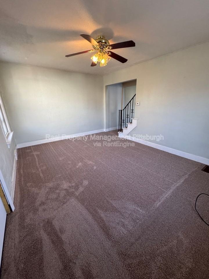 601 Farnsworth Ave - Photo 2 of 14