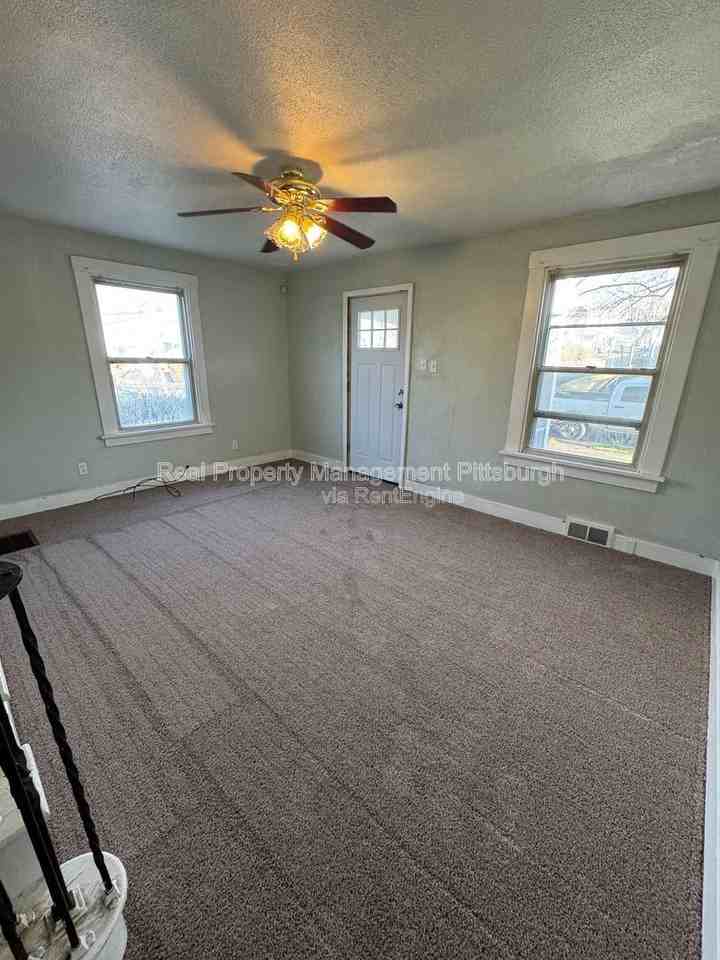 601 Farnsworth Ave - Photo 3 of 14