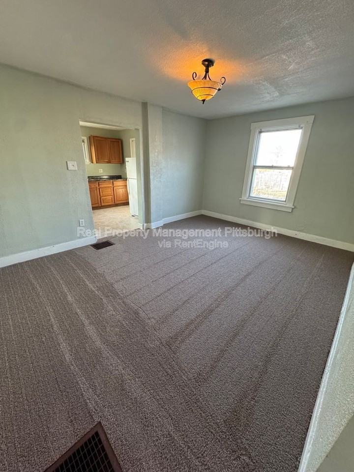 601 Farnsworth Ave - Photo 4 of 14