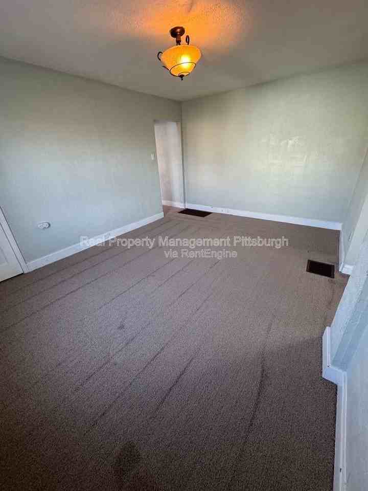 601 Farnsworth Ave - Photo 5 of 14