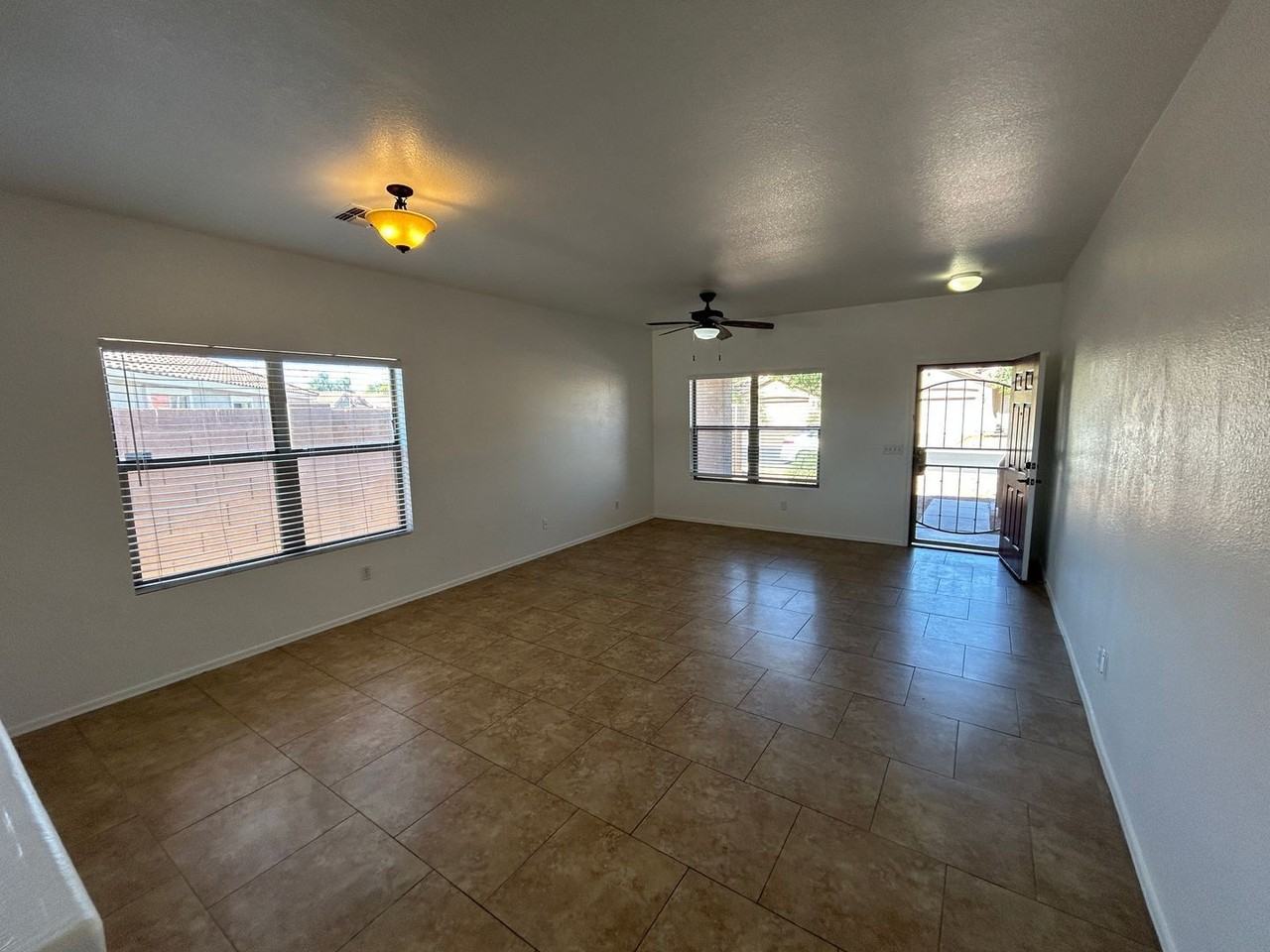 15333 W Cortez St - Photo 7 of 19