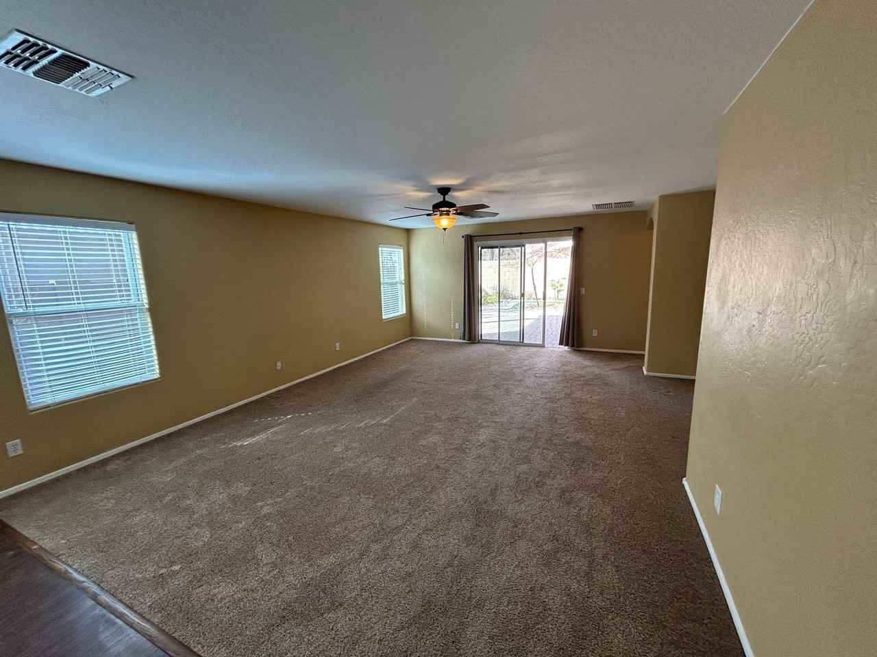 15446 W Mercer Ln - Photo 6 of 20