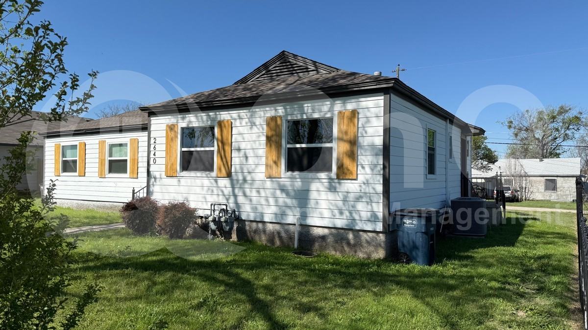 2640 Berryhill Dr - Photo 3 of 20