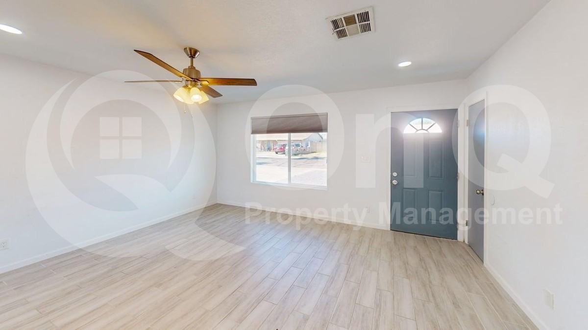8823 W Turney Ave - Photo 6 of 21