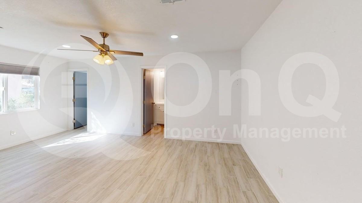 8823 W Turney Ave - Photo 7 of 21