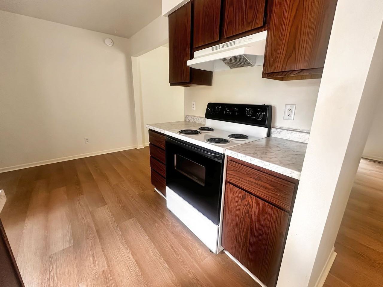 4830 Norfolk Cir - Photo 3 of 10