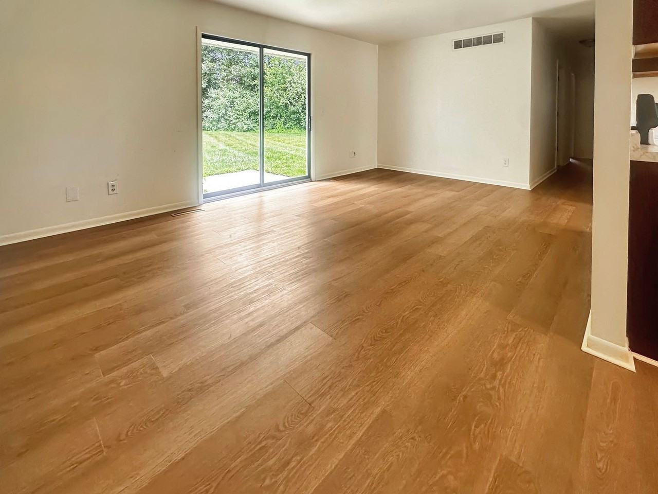 4830 Norfolk Cir - Photo 4 of 10