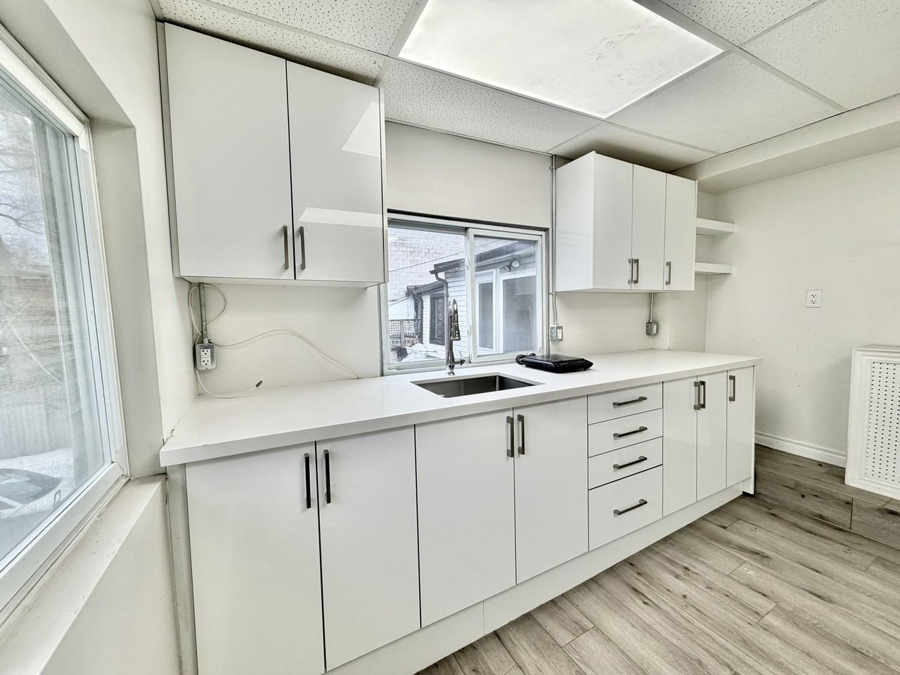 3013 Dundas Street West - Photo 4 of 7