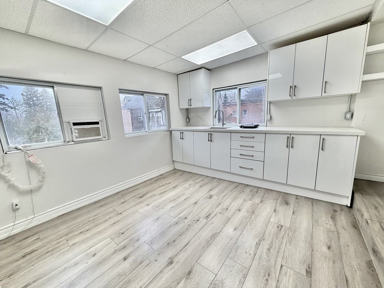 3013 Dundas Street West - Photo 3 of 7