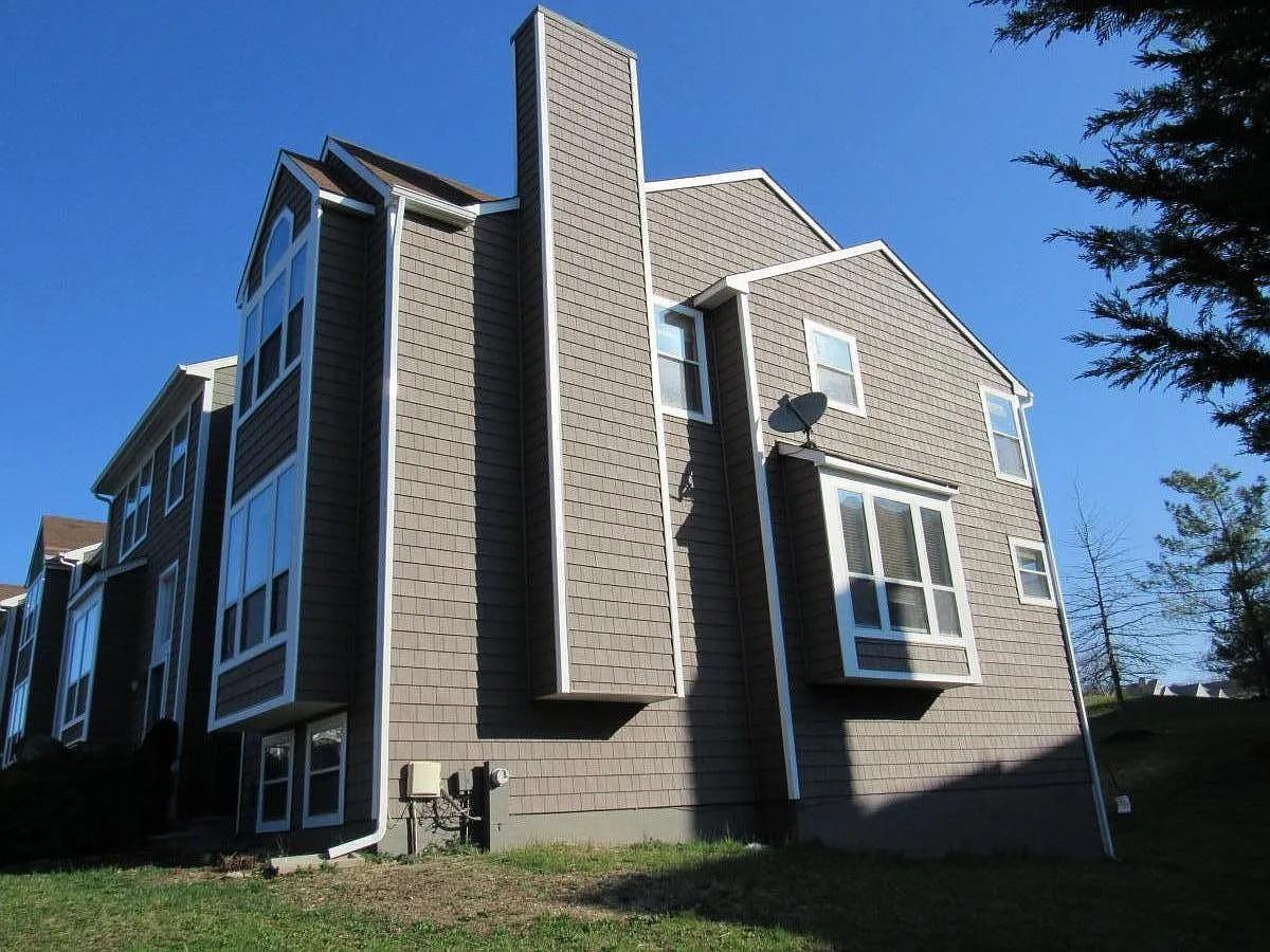 7734 Chatfield Lane - Photo 3 of 58