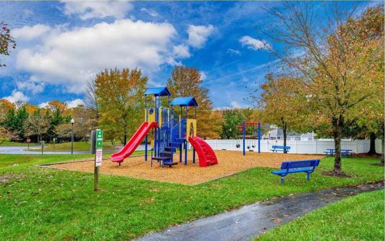 7734 Chatfield Lane - Photo 7 of 58