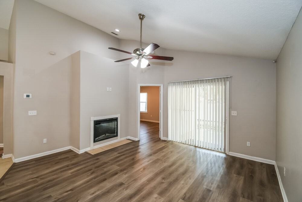 10932 Campus Heights Ln - Photo 3 of 16