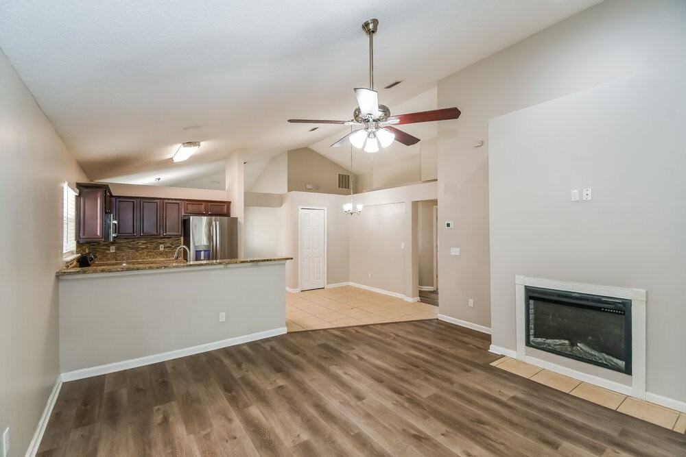 10932 Campus Heights Ln - Photo 4 of 16