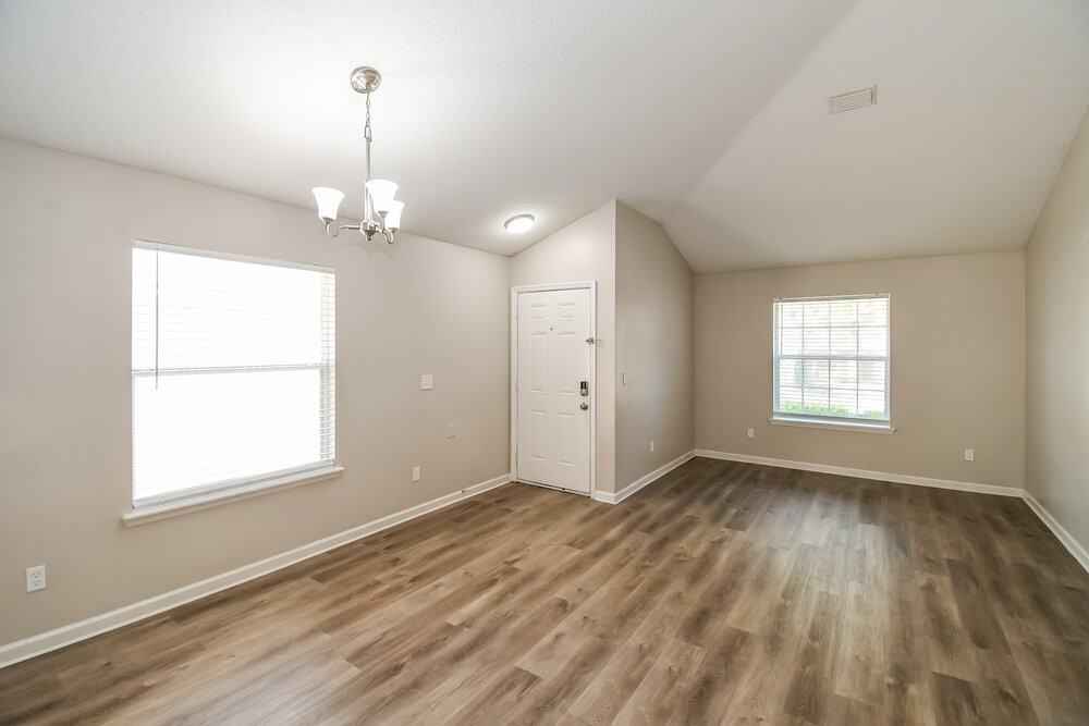 10932 Campus Heights Ln - Photo 5 of 16