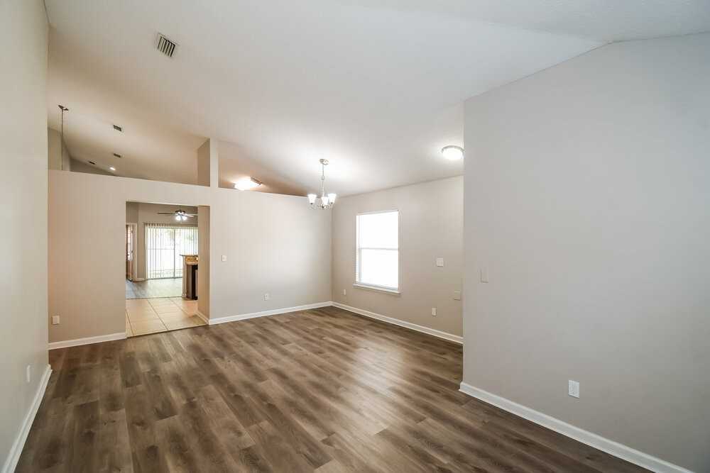 10932 Campus Heights Ln - Photo 6 of 16