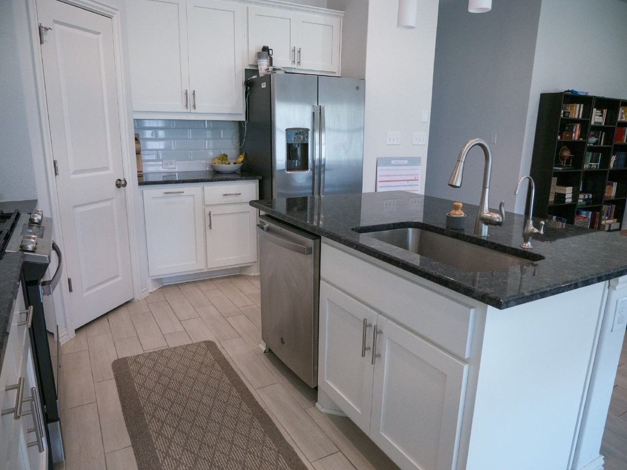 292 Eagle Ford Dr - Photo 7 of 16