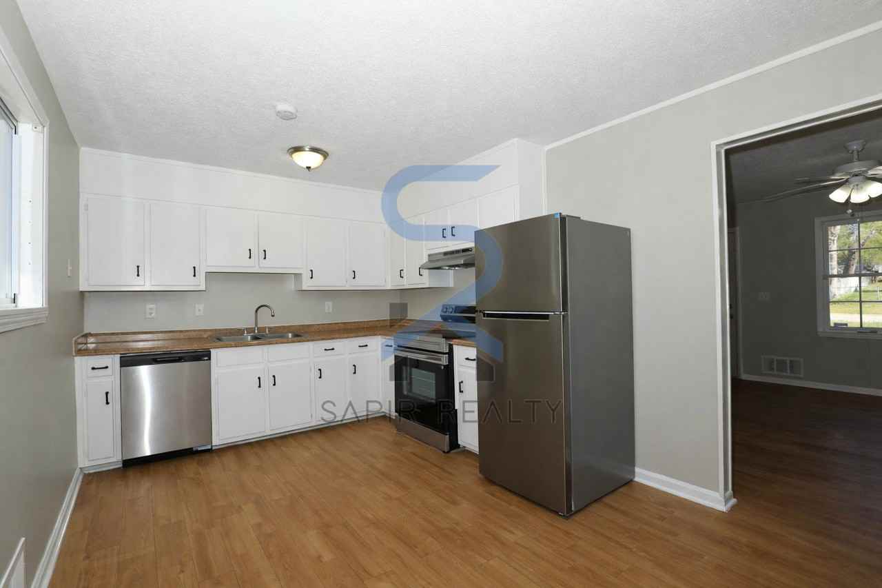 107 Inverness Dr - Photo 7 of 16