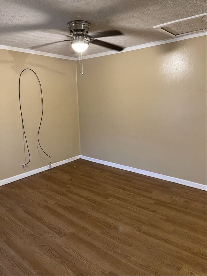 1335 Harrison Ave - Photo 5 of 10