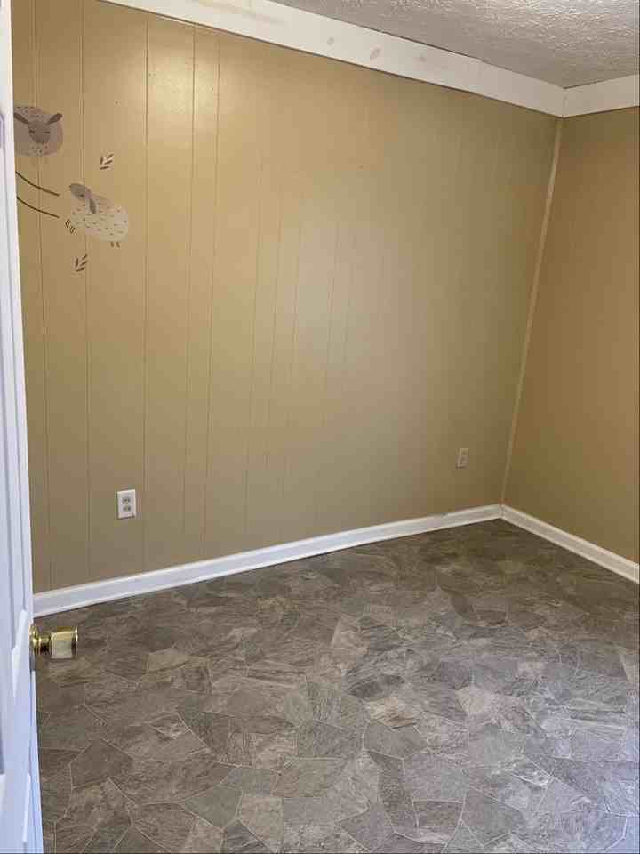 1335 Harrison Ave - Photo 7 of 10