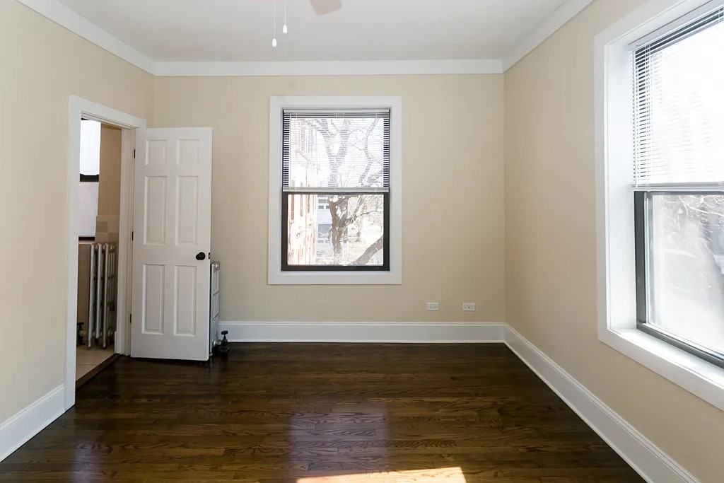 1367 E 52nd St #1S - Photo 3 of 13