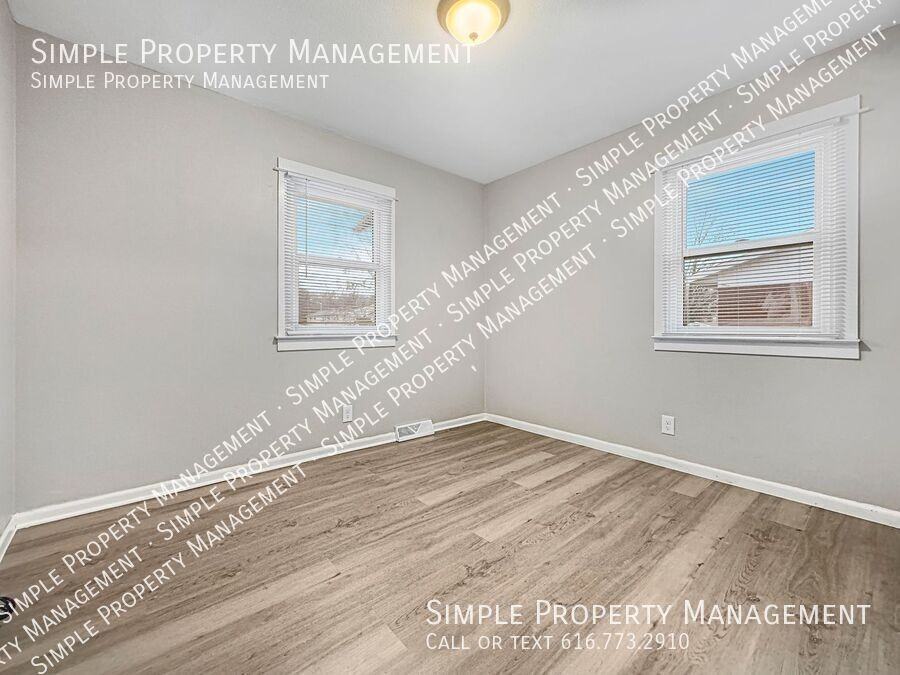 1888 30th St Sw #D - Photo 6 of 11