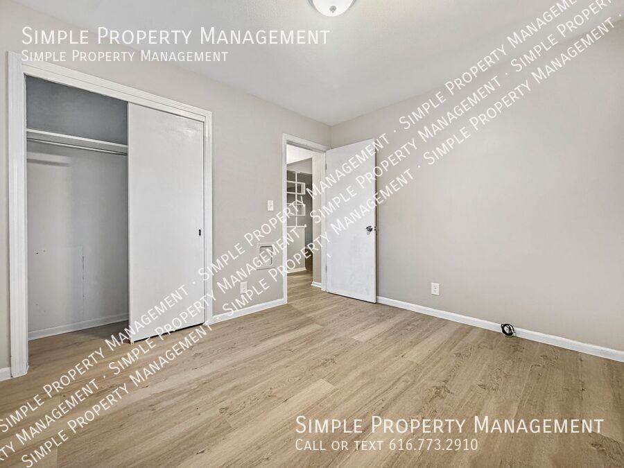 1888 30th St Sw #D - Photo 7 of 11