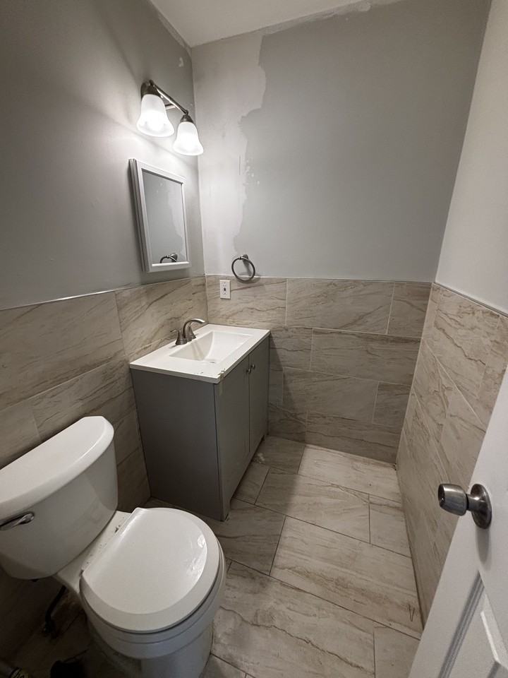 85 Jefferson St #2 - Photo 2 of 6