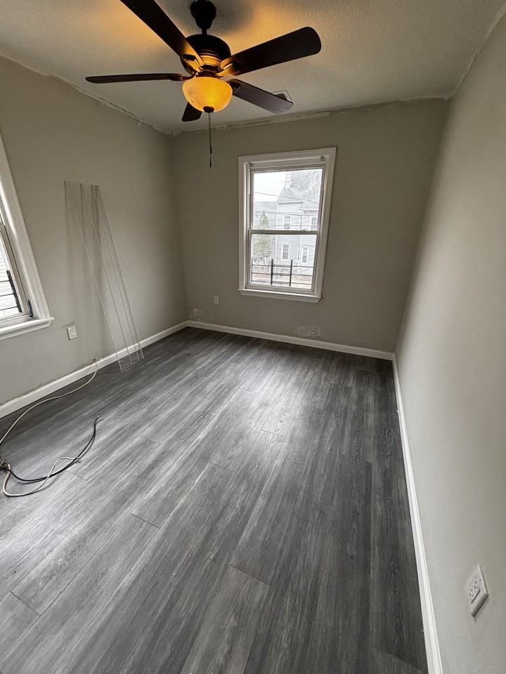 85 Jefferson St #2 - Photo 4 of 6