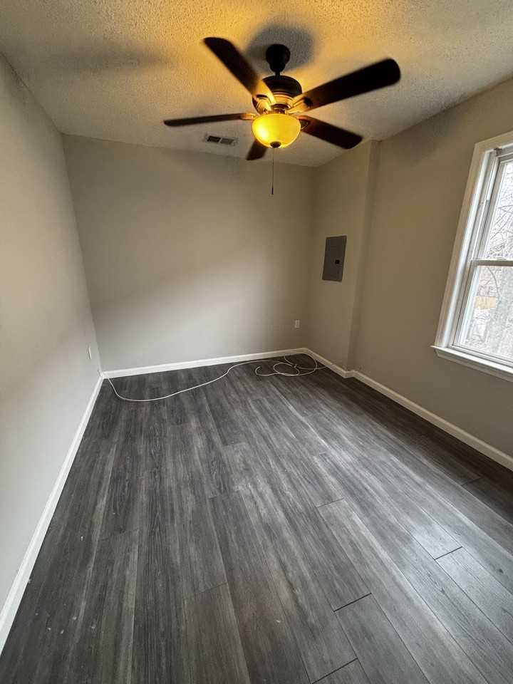 85 Jefferson St #2 - Photo 5 of 6