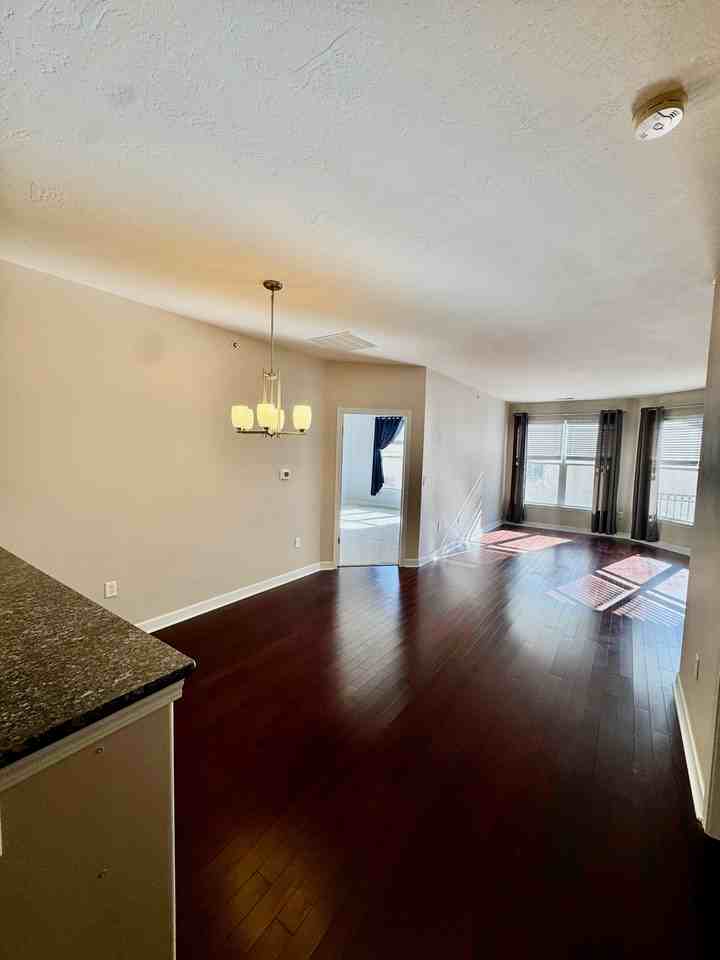 1619 N Farwell Ave #201 - Photo 7 of 21