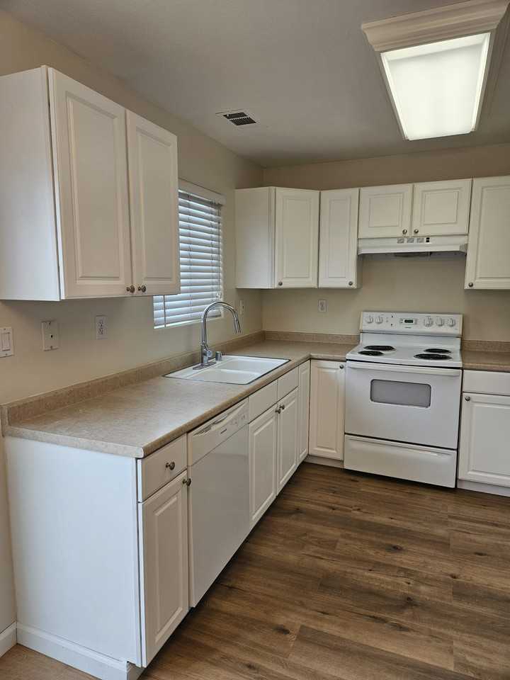 170 Gilbert Ave #NA - Photo 4 of 9