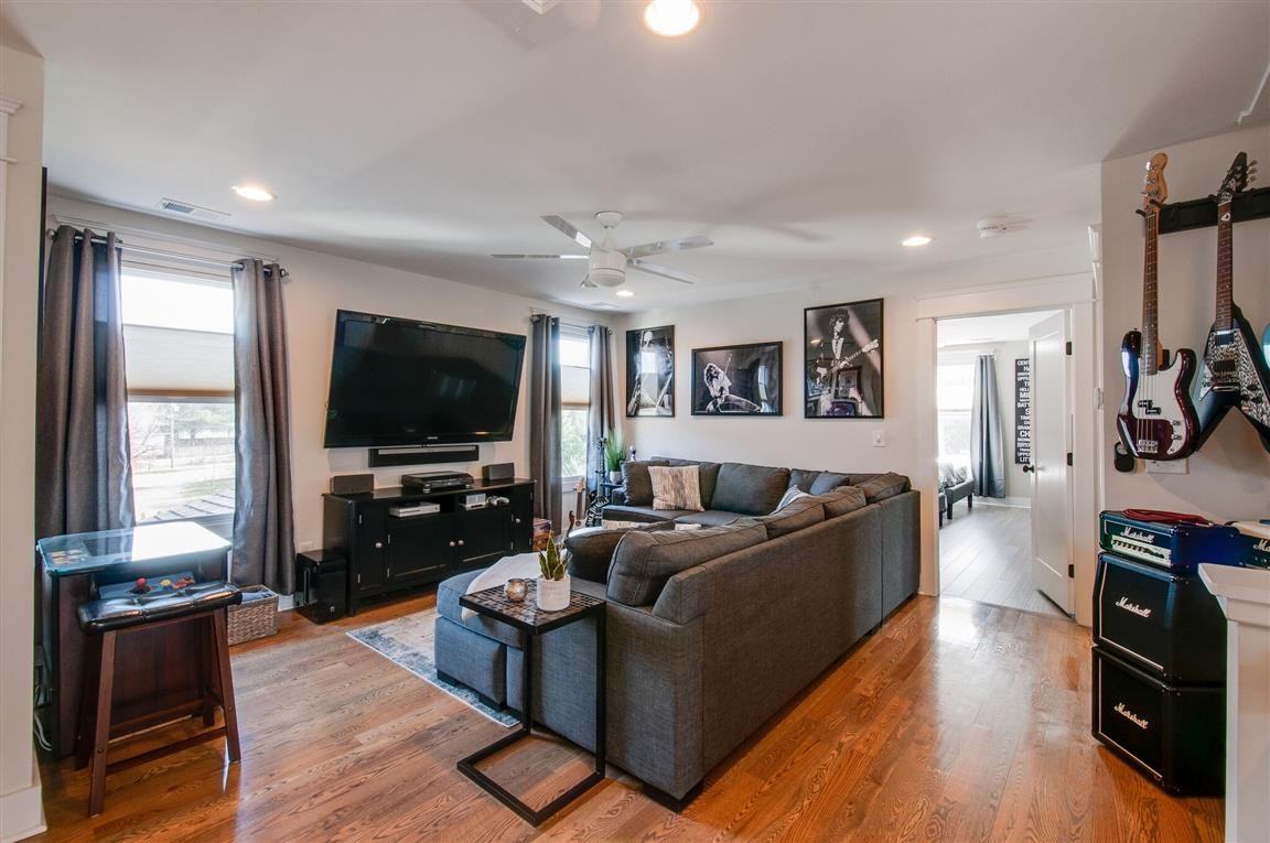 1109 Roberta St #NA - Photo 7 of 24