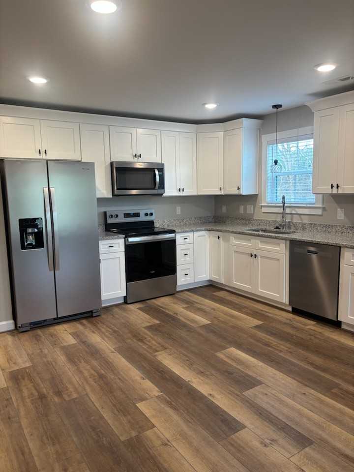 209 Thomas Ln #A - Photo 4 of 15