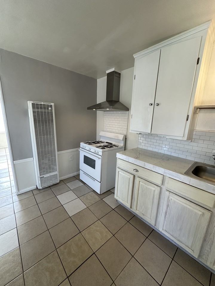 17 W Anderson St #17 - Photo 5 of 14