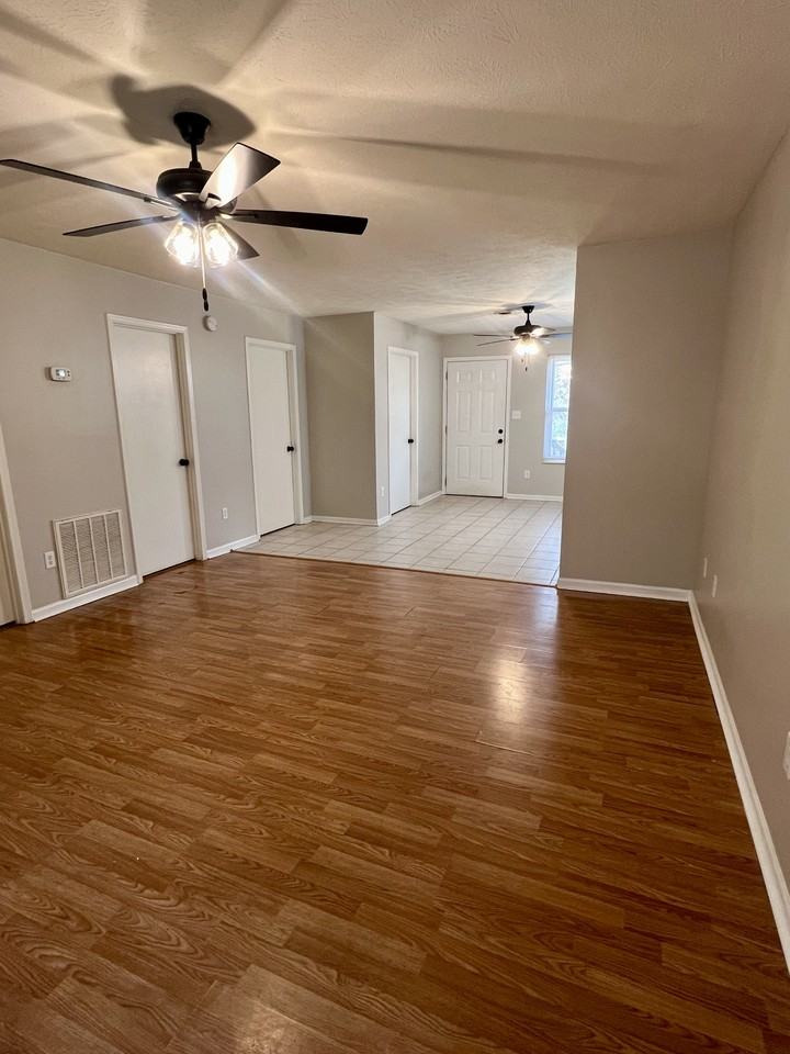 1402 Hicks Rd #C - Photo 4 of 12