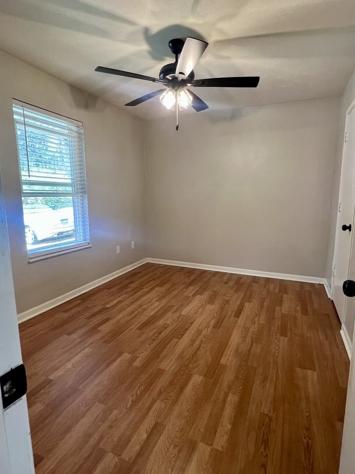 1402 Hicks Rd #C - Photo 7 of 12