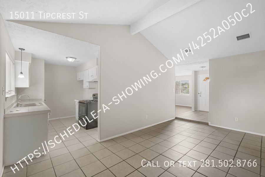 15011 Tipcrest St - Photo 5 of 15