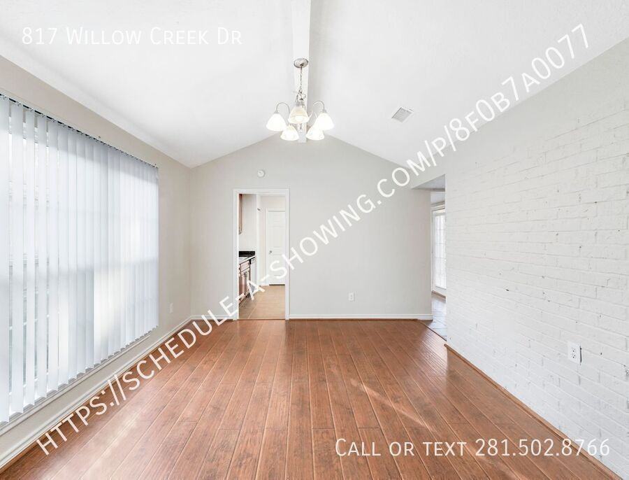 817 Willow Creek Dr - Photo 4 of 17