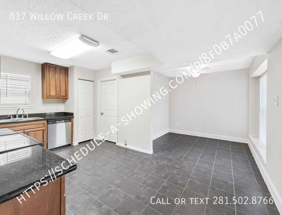 817 Willow Creek Dr - Photo 6 of 17