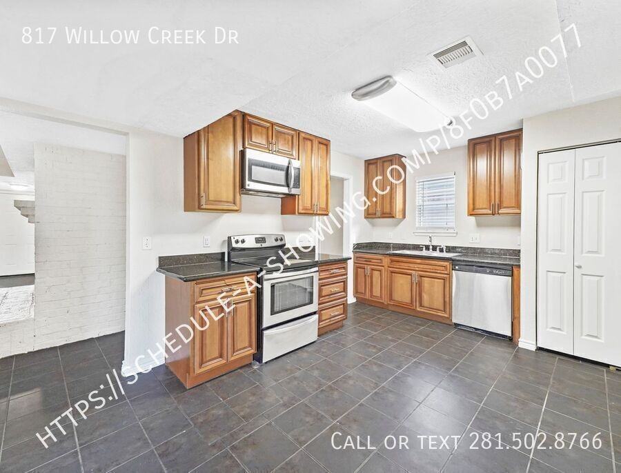 817 Willow Creek Dr - Photo 7 of 17