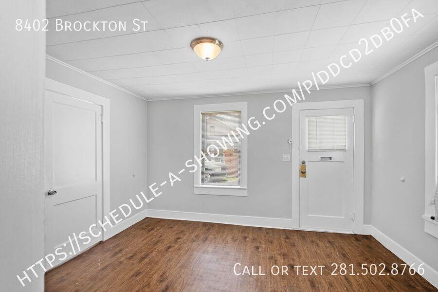 8402 Brockton St - Photo 3 of 10