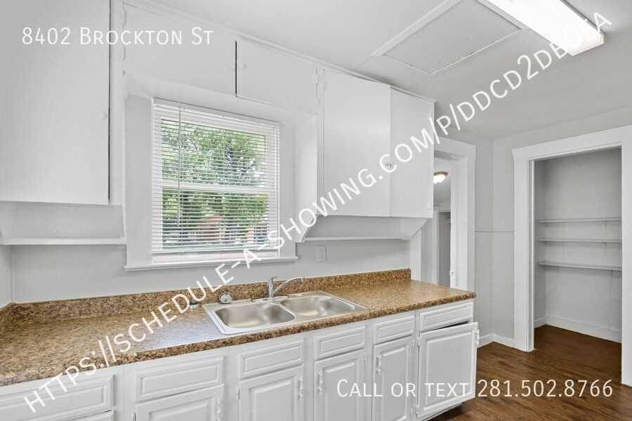 8402 Brockton St - Photo 4 of 10