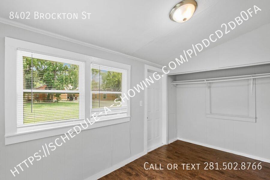 8402 Brockton St - Photo 6 of 10
