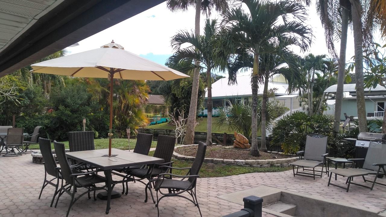 755 Sw Rustic Cir - Photo 7 of 10