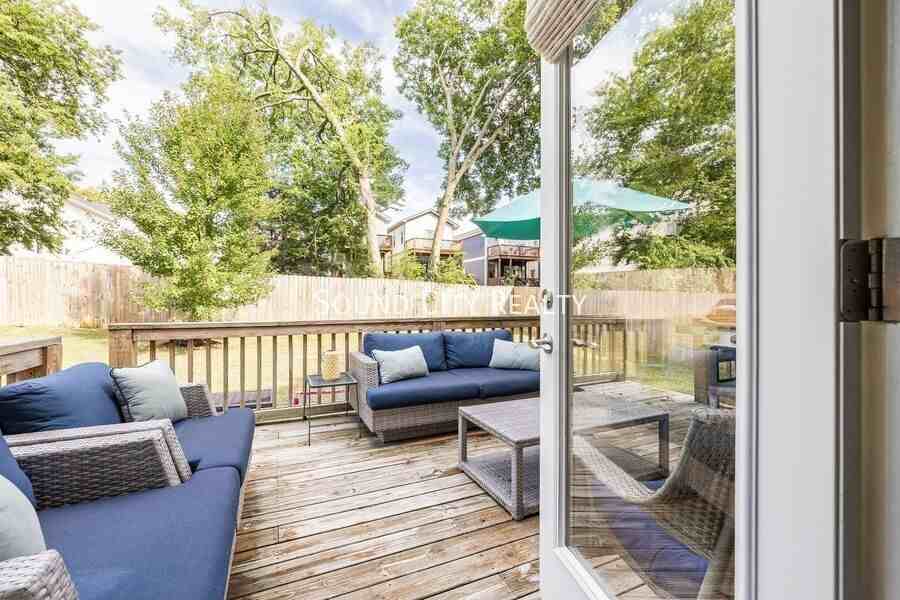 606B Eastboro Dr - Photo 5 of 50