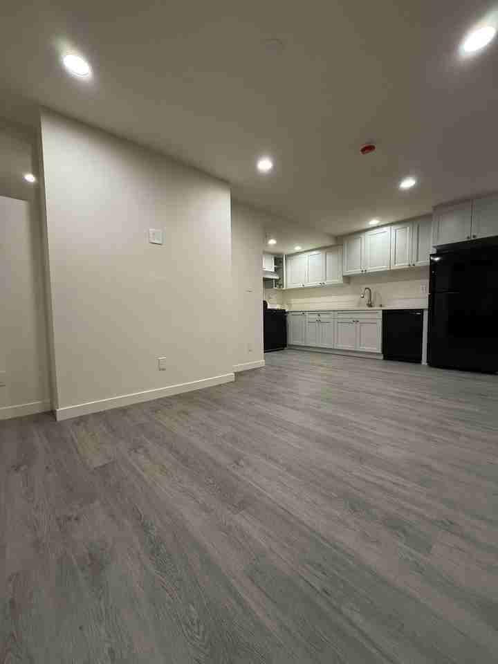 10696 Walnut St - Photo 3 of 11